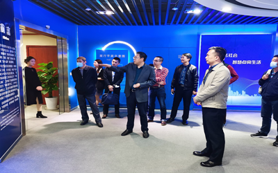 要闻 | 广州白云区考察团莅临北京凯发K8锂考察研讨